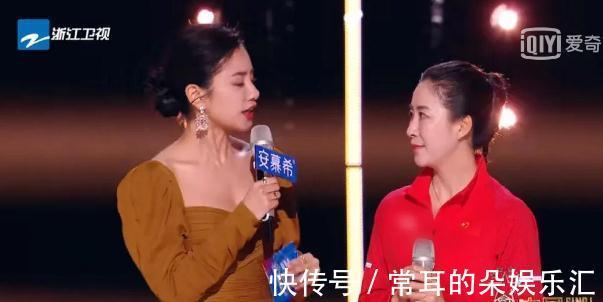 李克勤为赢得胜利亲自上阵献歌，张碧晨唱错词，李荣浩战队最意外