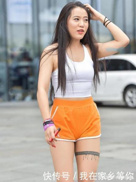 短裤|白吊带橙色运动短裤，时尚大方，充满活力