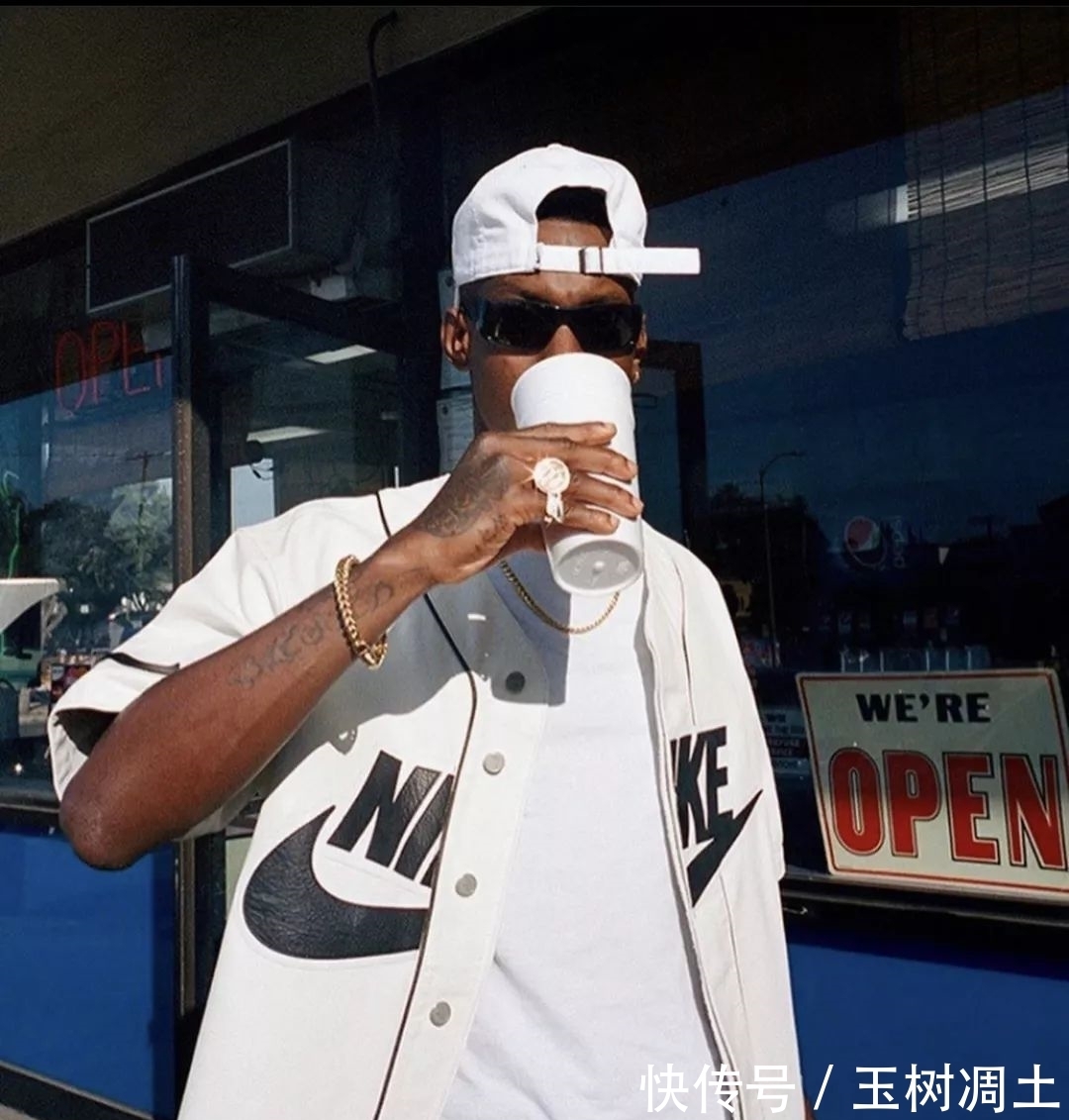 卫衣 资讯丨这个品牌与TNF的这次联名,比Supreme的联名“香多了”?