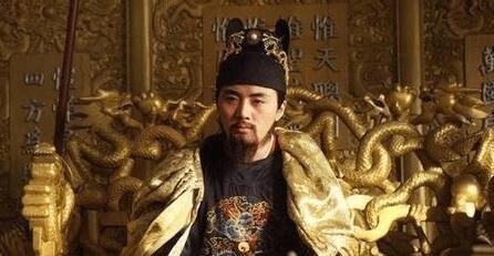 哀求|崇祯为什么宁可哀求大臣和亲戚,最后自尽了也没有抄他们的家?