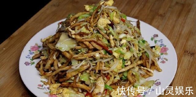 北方人爱吃的炒饼,掌握这几个技巧,做出来比路边摊的好吃