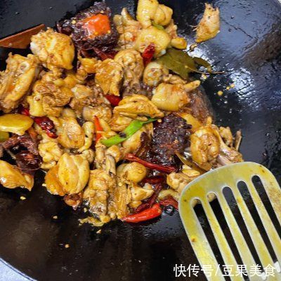 火锅底料|下饭神器徐小厨的芋儿鸡，拌饭还能吃三碗