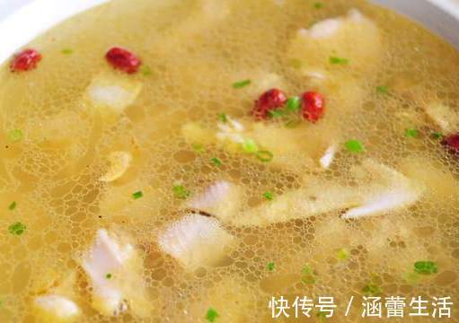 浓郁|炖鸡汤，直接下锅就错了，学会3个窍门，鸡汤鲜美浓郁，太好喝了