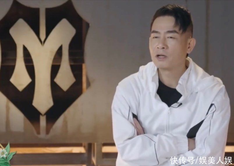 哥哥们|披荆斩棘的哥哥:陈小春招队友秒变山鸡哥,张智霖如同正派卧底