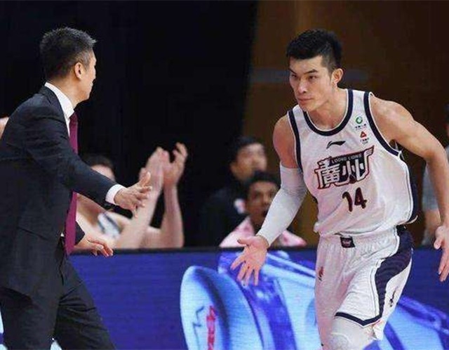 山西男篮|CBA乱了：黑马拳打榜一脚踢卫冕，冠军教头率队恐卡位，旧贵翻身