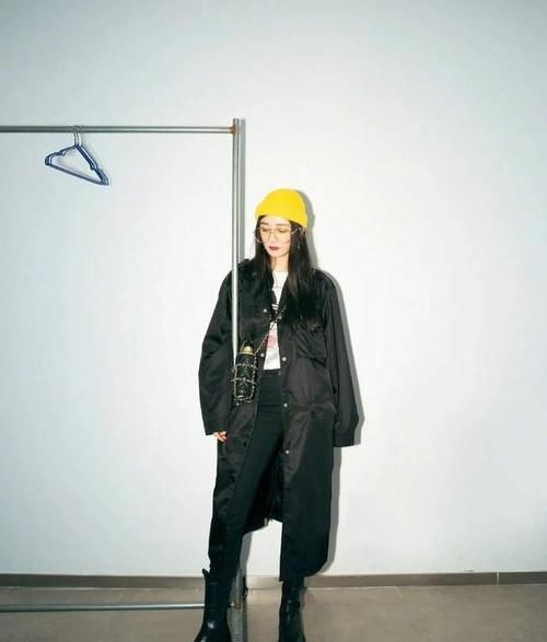 靴子别买太多，今年秋冬有这4双就够了，保暖时髦，还不易撞鞋