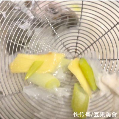 原来鱼头汤这么做，奶白又不腥才是真正的米饭杀手