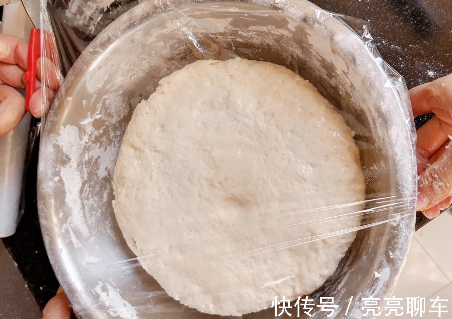 松软|馒头怎么做才好吃?关键在于和面,老师傅教你一招,个个松软好吃