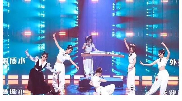 那位奪冠就被拋棄的《好聲音》總冠軍，終于在今年曝火了！