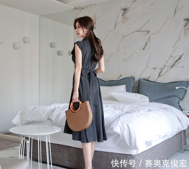 轻熟|孙允珠时尚穿搭:曼哈顿立体时尚竖条纹轻熟裙