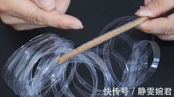 把塑料瓶剪成丝，绑在筷子上，解决了家家户户的大难题，太实用了