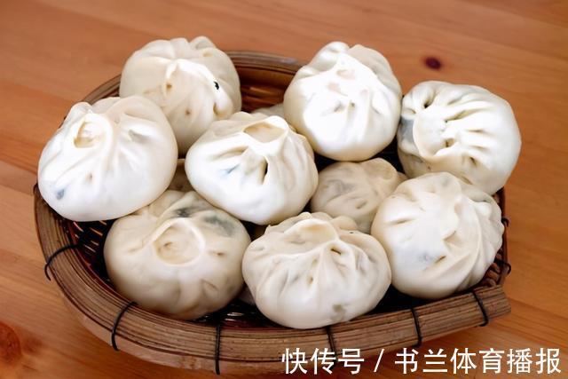 江一舟|蒸包子,记住不要直接上锅蒸,大厨教你一招,包子蓬松暄软不塌陷