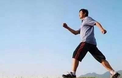 绿色食物|出现三种信号，可能是肝硬化上门，四种食物尽量戒掉吧，很伤肝！