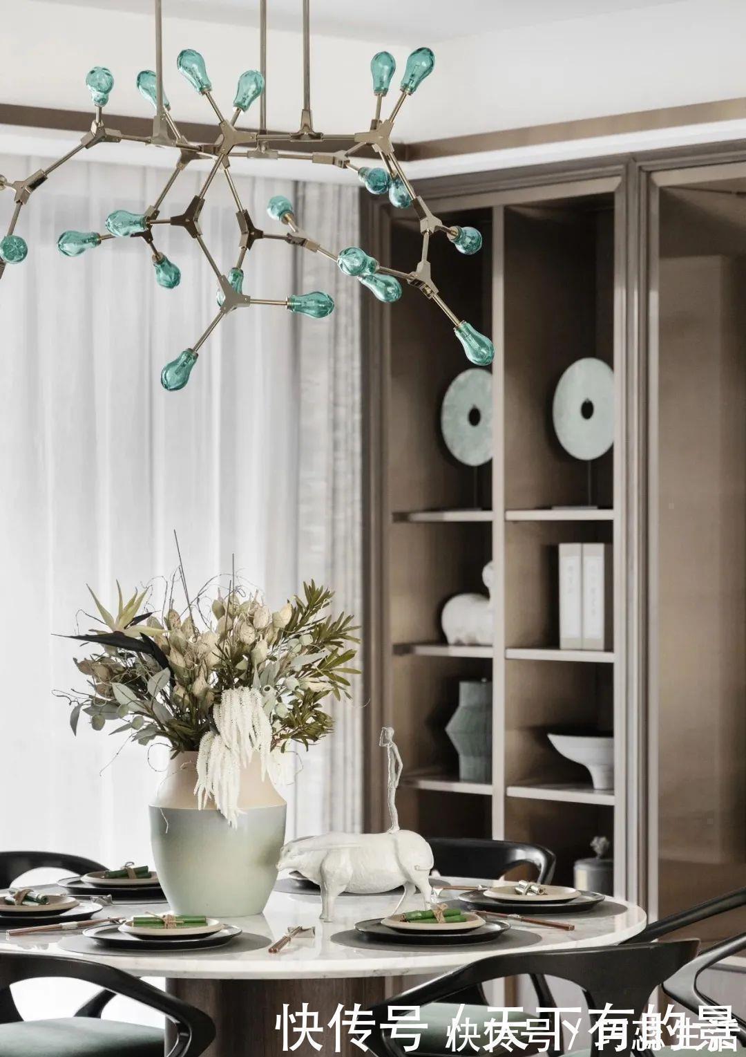 骑士精神|越来越多人装修选择中式风,像她的165㎡之家,入户就是诗意