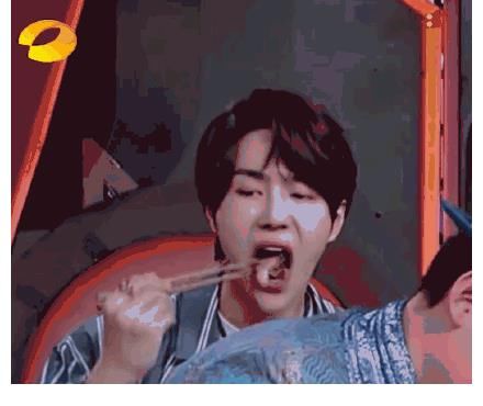 耶啵|吃货耶啵上线,王一博吃东西嘴里鼓鼓囊囊好像一只小松鼠!