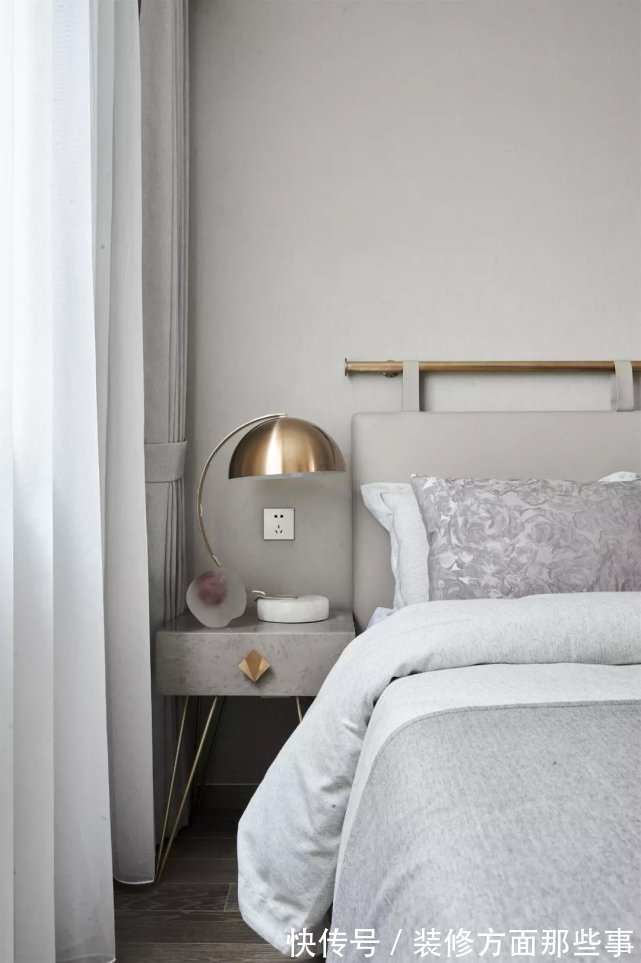 米洛什|210平红色是这个家的主角结合软装,带来安全感与舒