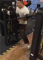 |搞笑GIF图:有这样的老婆 肯定能少活好几年