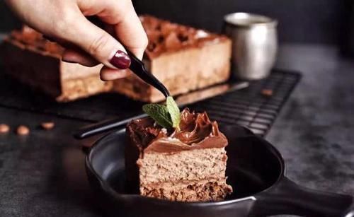 心脑血管疾病|没躲过脑梗的人,多半是3种食物吃多了,想要健康长寿,劝你别碰