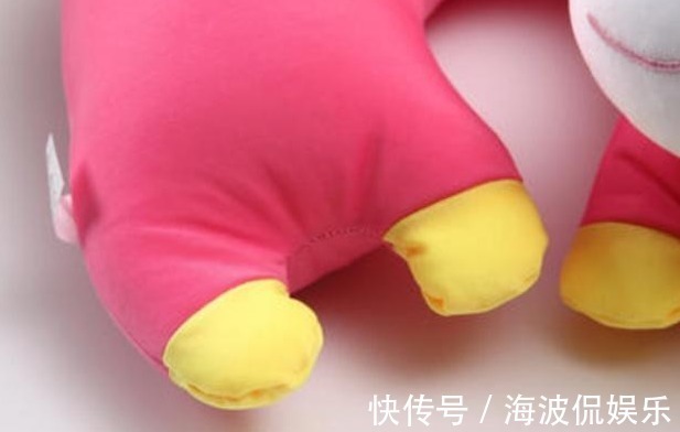 枕头|母婴店卖的带娃神器,别以为真的好用,第3种会严重影响孩子发育