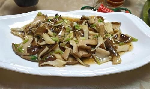 便饭|公司效益好，老板请员工吃便饭，7菜2汤2主食，有你喜欢吃的吗