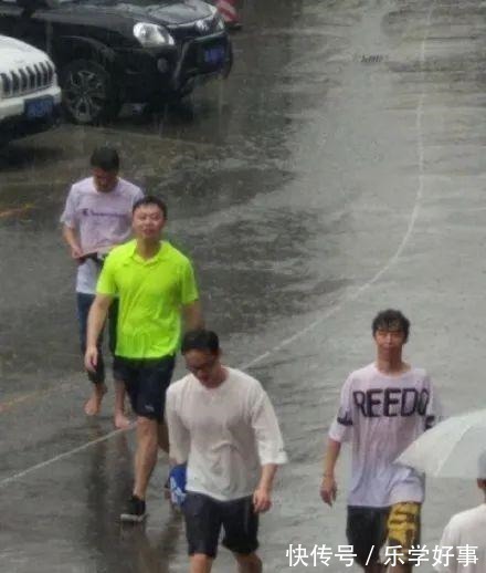 滑板 撩LV总监,穿10W天价球鞋,他是我见过最“烧钱”的板仔!