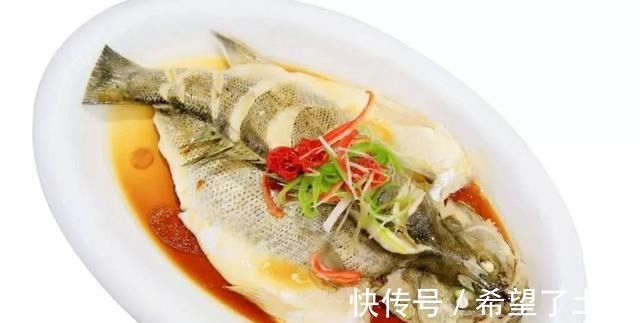 鲈鱼最好吃的做法,出锅不抢吃不到!