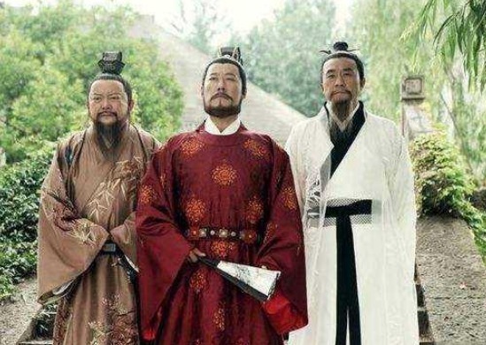 除掉|朱元璋微服私访，偶遇一瓜农相谈甚欢，离开后吩咐下属除掉他