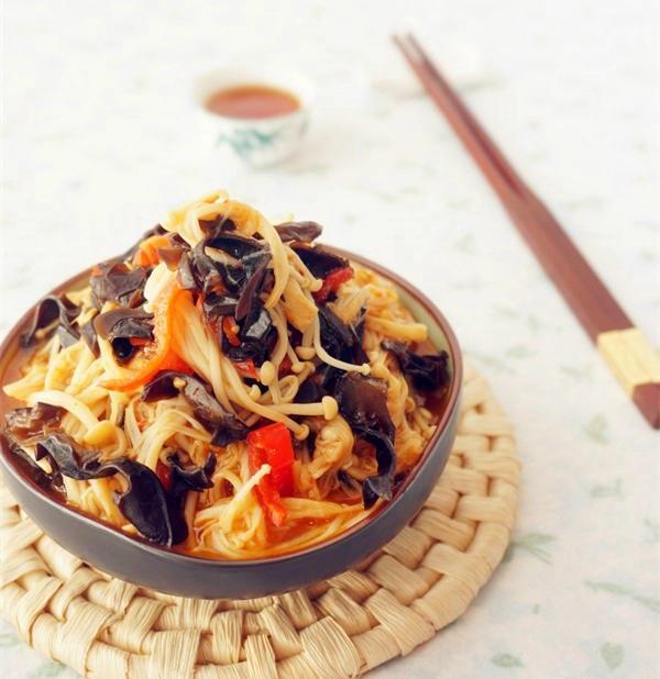 几种金针菇小炒,简单方便,下班快手菜试试呗!