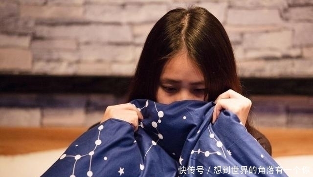 幼儿园|4岁女孩在幼儿园住了3天没人来接,打开孩子书包后,老师红了眼眶