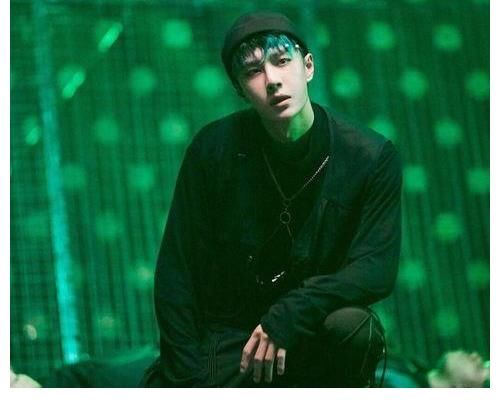 舞台|王一博‘葫芦娃’舞引热议，网友回忆第一印象