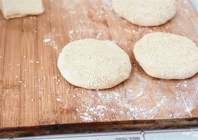 3g|教你在家做麻酱烧饼,香酥爽口,做法简单,轻松搞定一家人的早餐