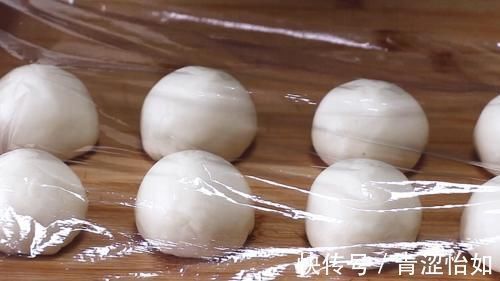 想吃这种肉酥饼不用买,方法跟比例告诉你,新手也能一次成功