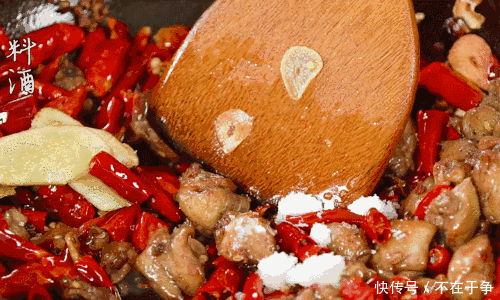 绝配|鸡肉跟它才是绝配!这么做辣到喷火~