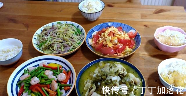 晚饭做了四道菜,简单易做,清爽开胃,好吃又好做!