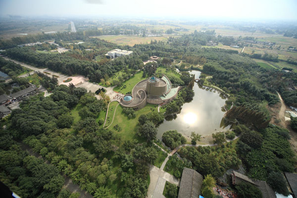 三星堆遗址|三星堆民间有件“头上头”的玉雕,一般人看到,都会说它是赝品