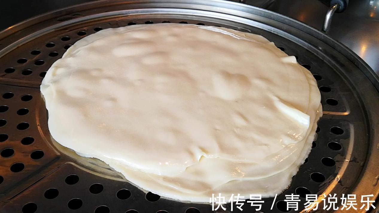 土豆不要炒着吃了,教你秘制新吃法,皮薄馅大,一上桌就被抢光