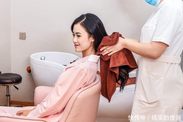 喂奶|坐月子的时候避开误区，妈妈产后更快恢复，母乳更充足，宝宝喂养得更健康。