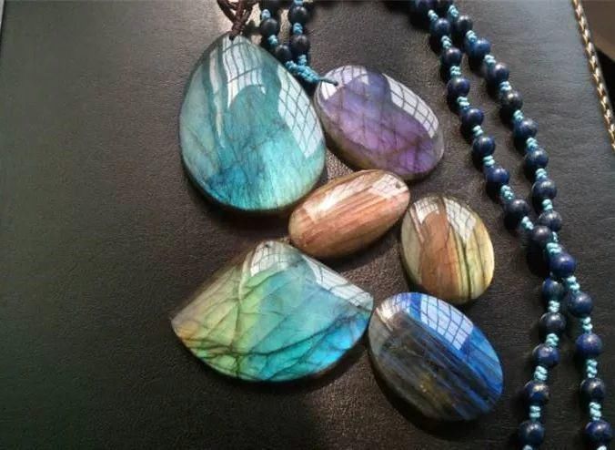 月光石 8种珠宝界特有的光学效应,又美又神奇,能认识一半都算行家啦!