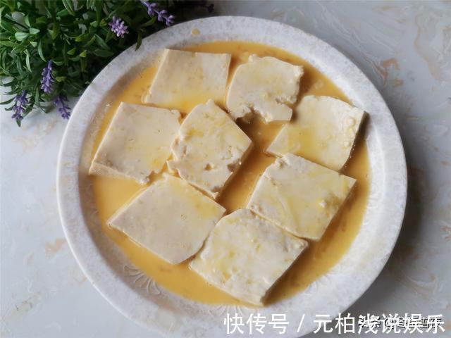 水淀粉|家常豆腐的做法，教你小窍门，豆腐金黄不碎还入味，没有肉也好吃