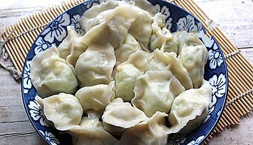 饺子馅拌好别着急包，多做一步，更香，更好吃！一大锅不够吃