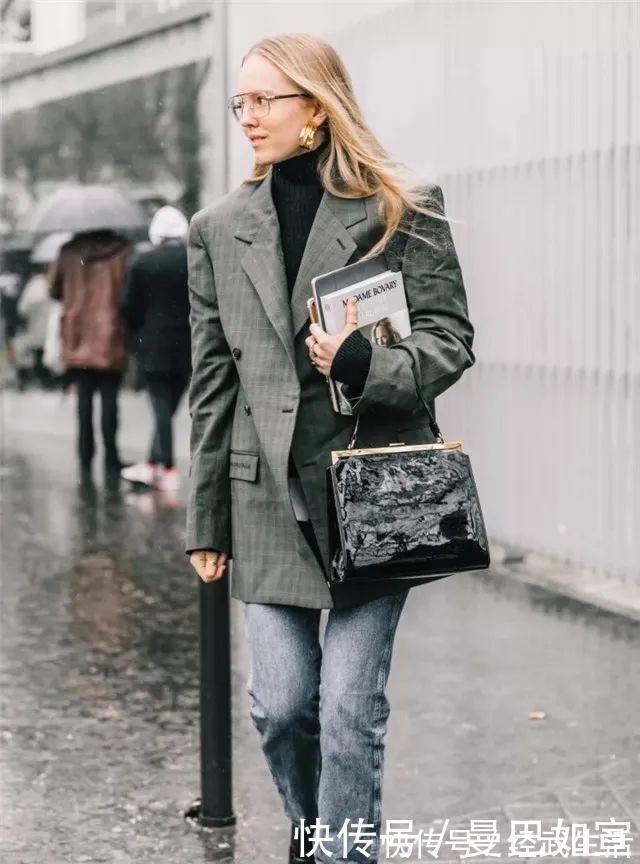 毛衣 “卫衣”大势已去,今冬开始流行“赫本风”毛衣,简约百搭又高级