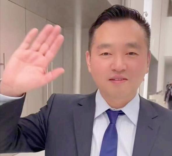国乒|孔令辉久违亮相气质十足,46岁至今单身,从小鲜肉蜕变成大妈偶像