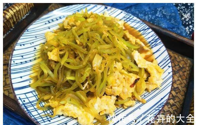 莴苣丝|炒莴苣时,切忌直接下锅就炒,多加1个步骤,莴苣更清脆