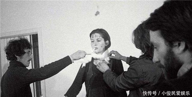 时代|柴静为何说:“永远不要低估人性的恶,高估人性的善”?