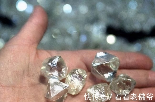 高压 10000亿克拉钻石坑在俄罗斯被发现,钻石价格会暴跌吗?