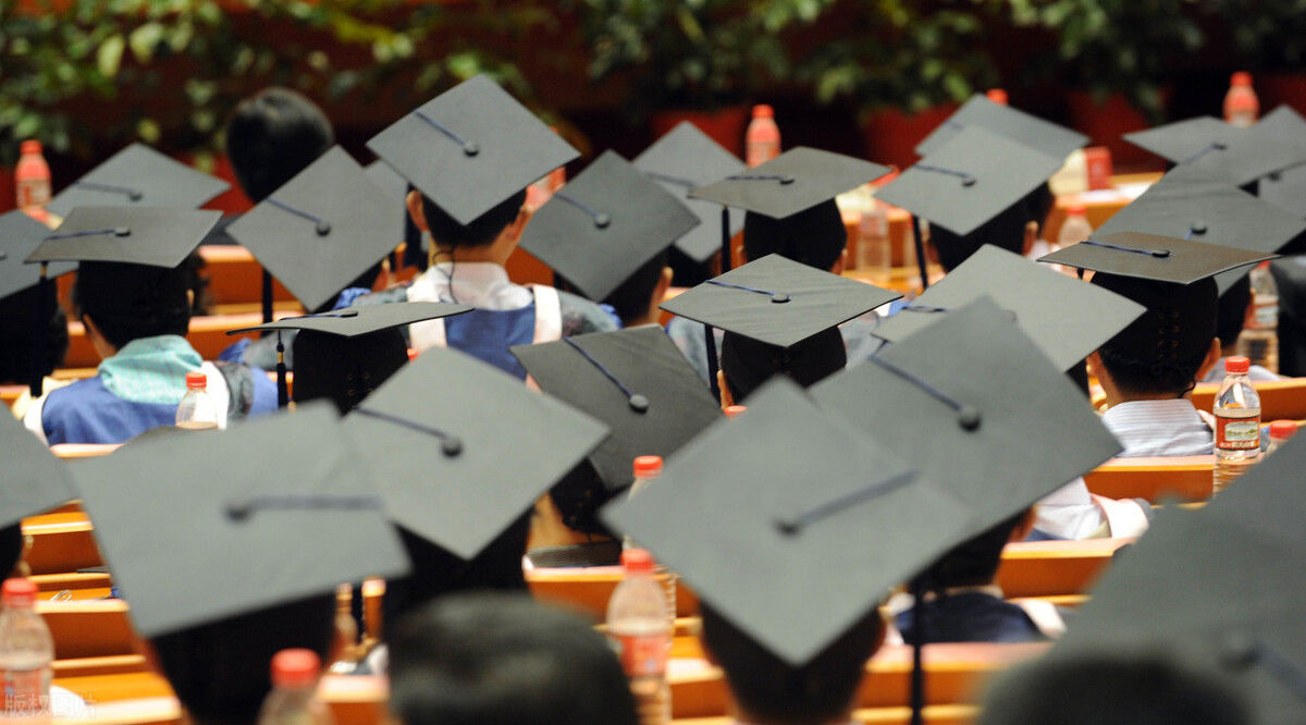 北京名校、首都经济贸易大学在职研究生每年招多少人？