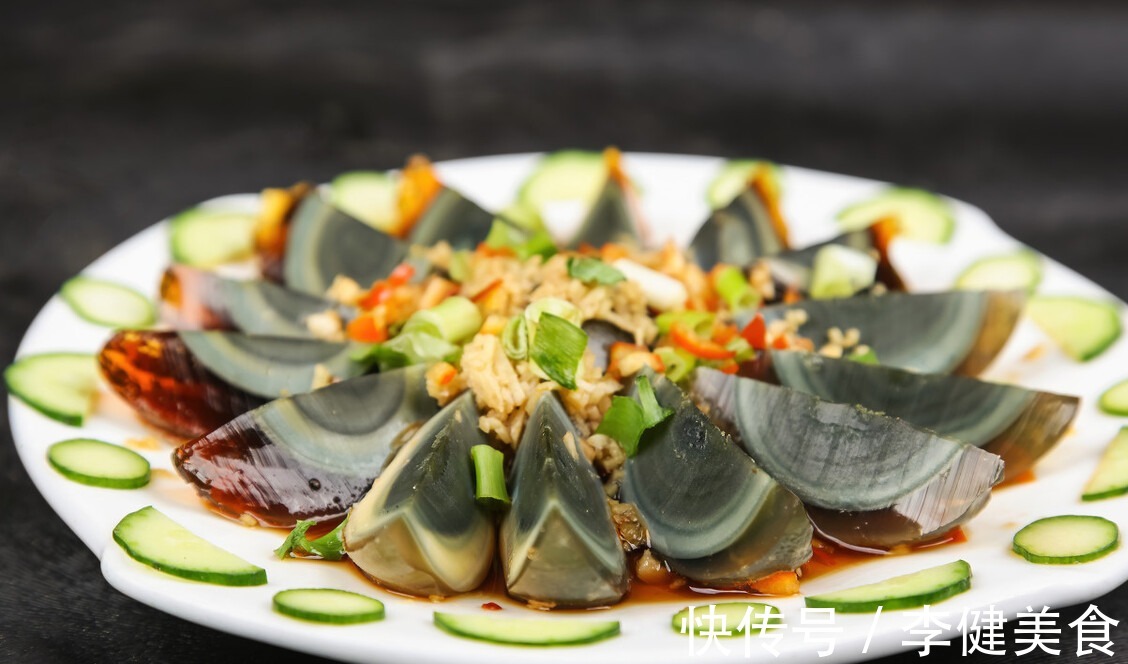 切皮蛋|做凉拌皮蛋有技巧，要想好吃入味还不腥，3种调料不可缺少