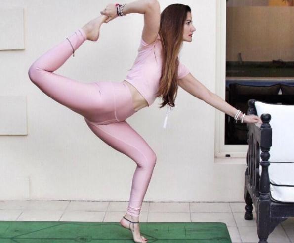 消除疲劳|利用好闲暇时间,每天5分钟瑜伽,瘦身塑形练出好身材