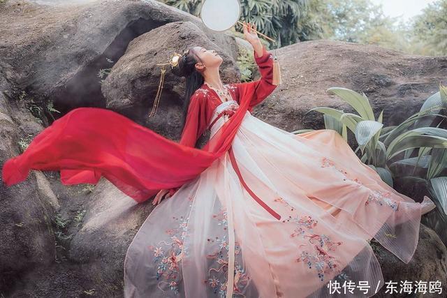 必须穿汉服才能进的景点,游客说古语,感觉就像穿越了