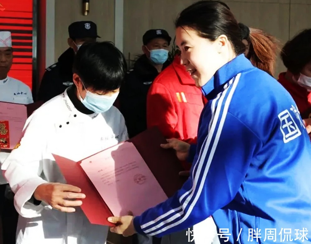 刘国梁|王楠暖心之举,重奖国乒幕后英雄,解决刘国梁后顾之忧